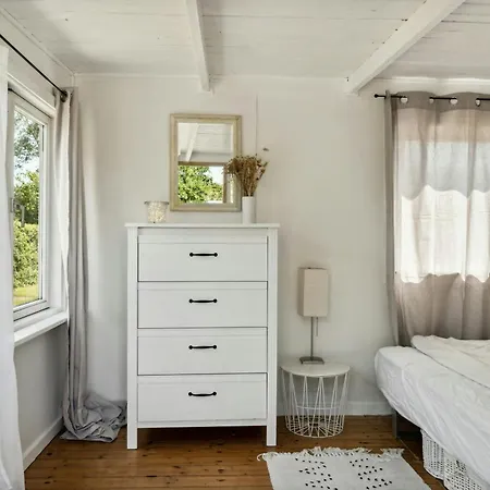 Family On Eno Offers Idyllic Island Life
