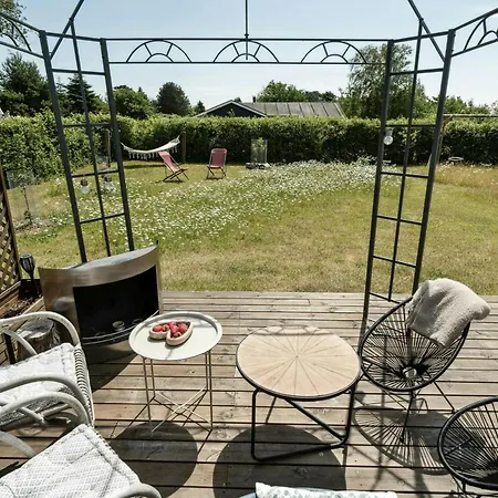 Family On Eno Offers Idyllic Island Life Casa vacanze