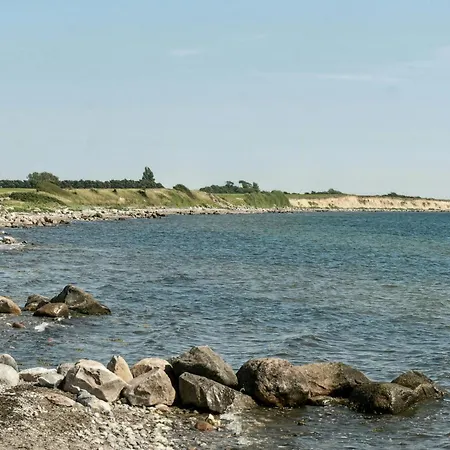 Family On Eno Offers Idyllic Island Life *